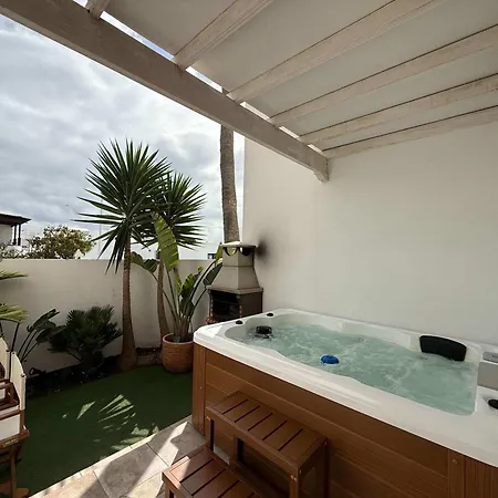 Le Family Palms Patio Jacuzzi By Bayside * Playa Honda (Lanzarote)